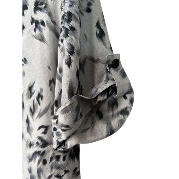 Anna and Frank Top Women's Size M 100% Silk Lightweight Grey Animal Print Blouse - Picture 3 of 9